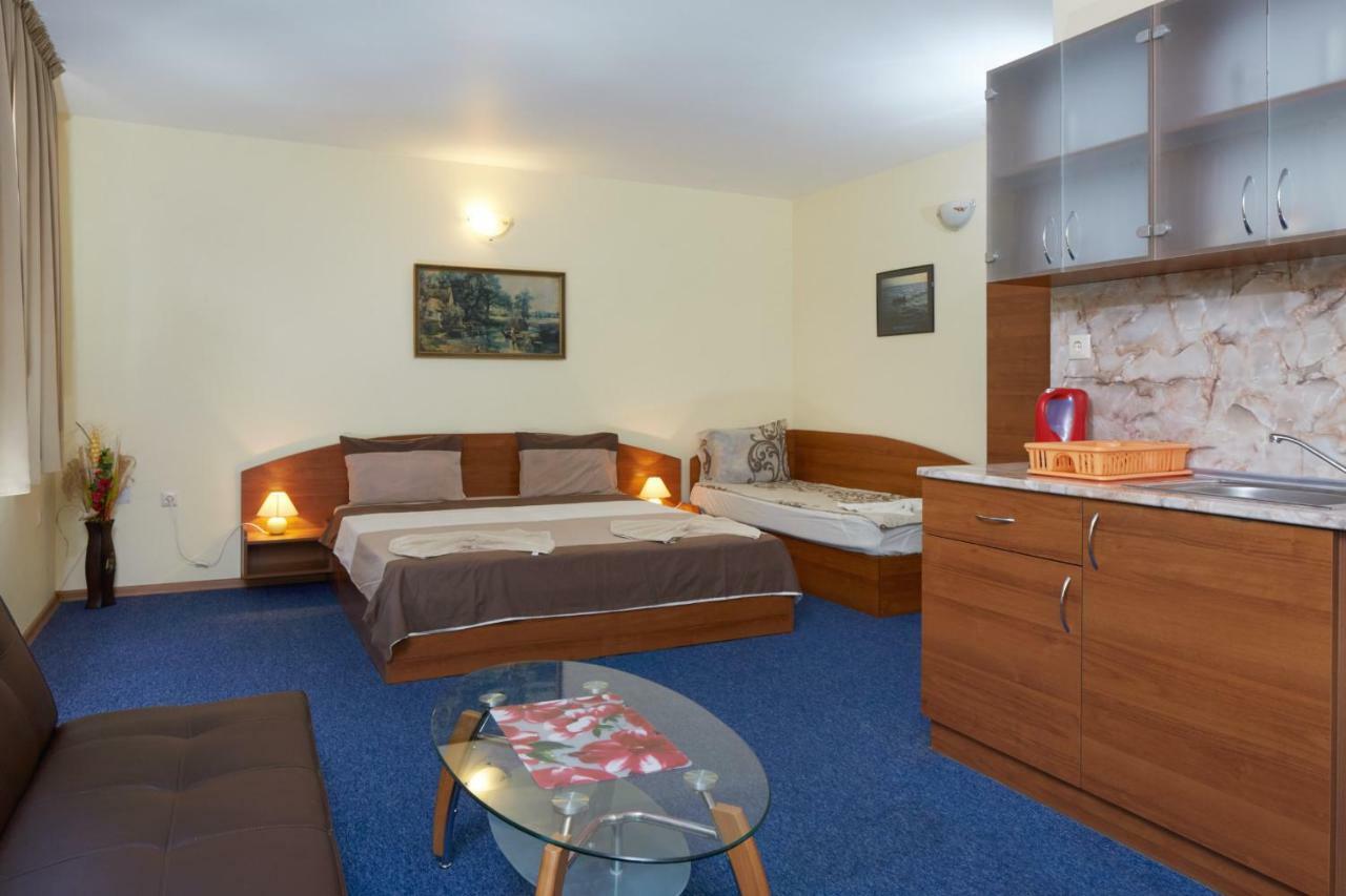 Guest House Plechkarovi ラヴダ エクステリア 写真