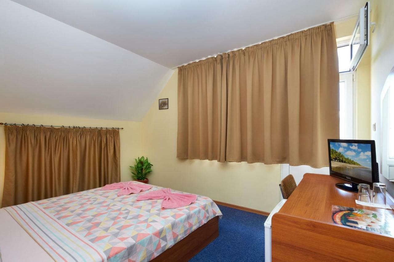 Guest House Plechkarovi ラヴダ エクステリア 写真