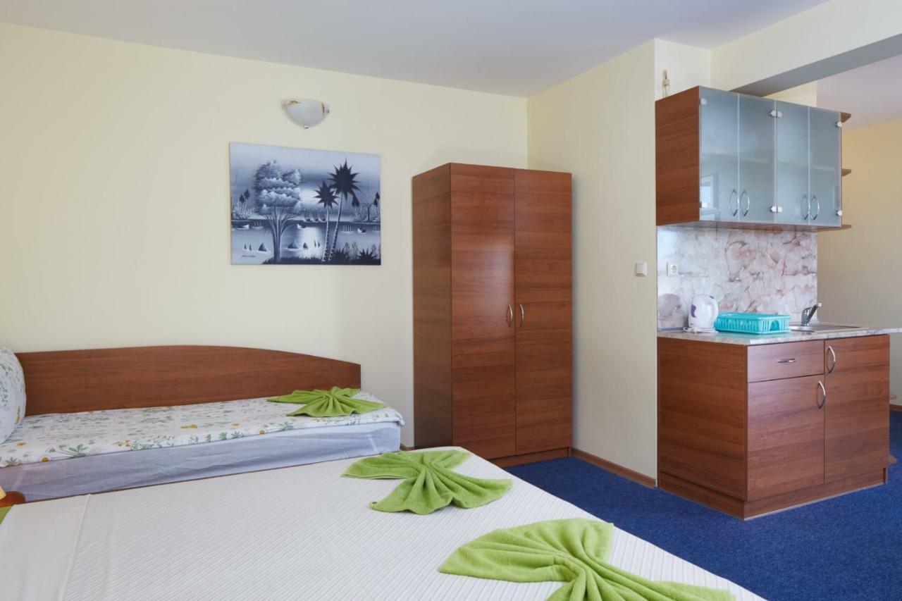 Guest House Plechkarovi ラヴダ エクステリア 写真
