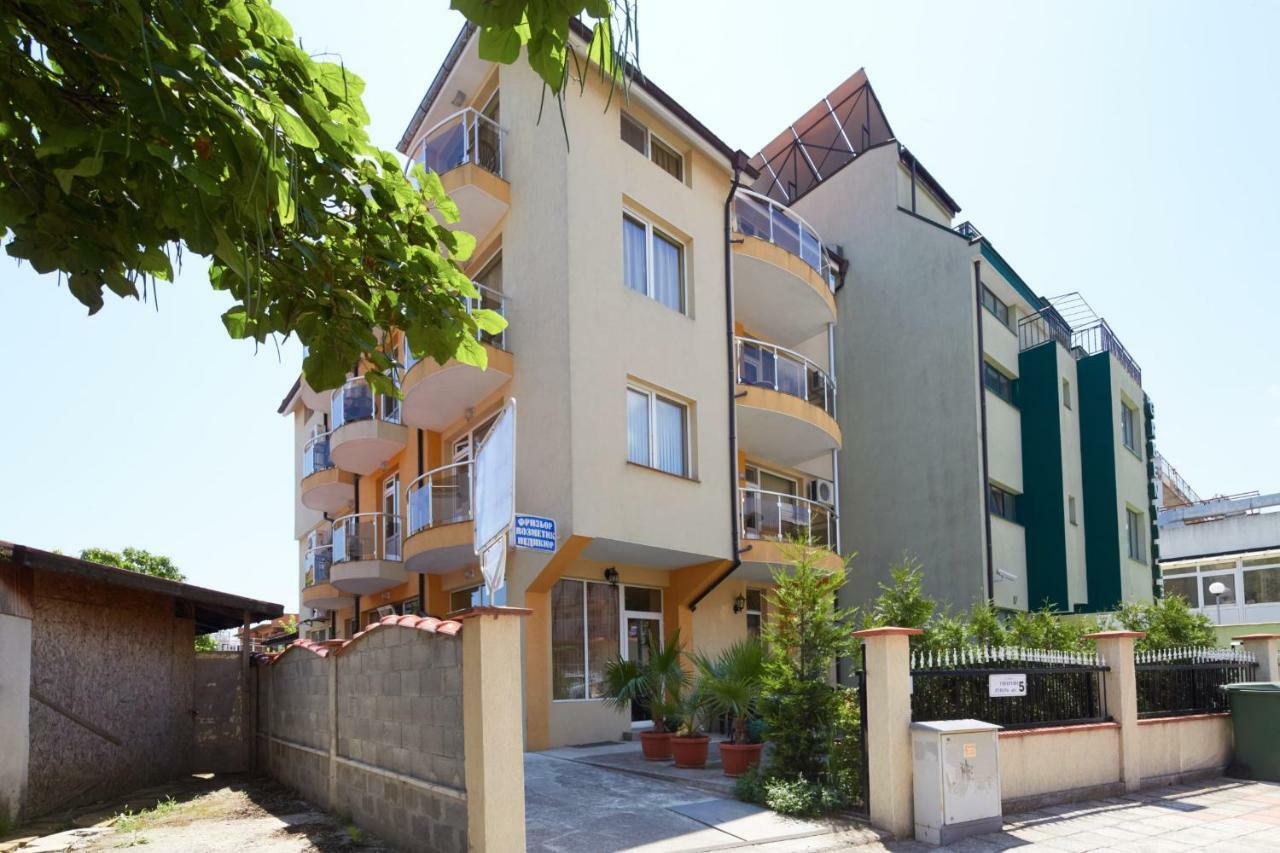 Guest House Plechkarovi ラヴダ エクステリア 写真